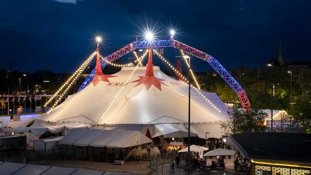 Le chapiteau du Cirque Knie à Zurich. [Keystone - Christian Beutler]