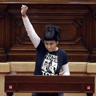 L'ex-députée indépendantiste catalane Anna Gabriel prononçait un discours devant le parlement de Barcelone, en Espagne, le 10 octobre 2017. [Keystone - Alberto Estevez]