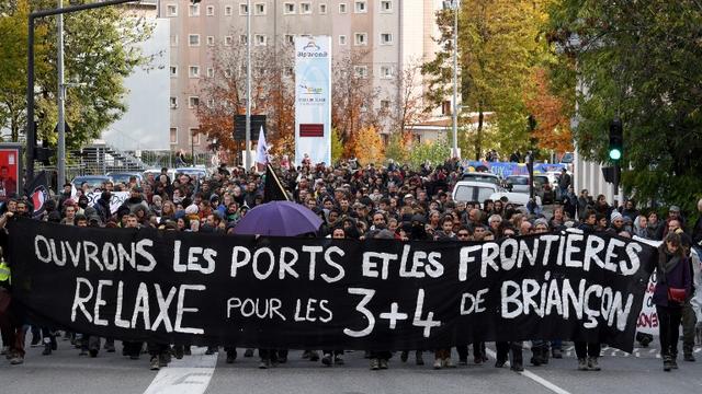 Quelque 850 personnes ont manifesté dans les rues de Gap en soutien des "7 de Briançon". [AFP - Jean-Pierre Clatot]