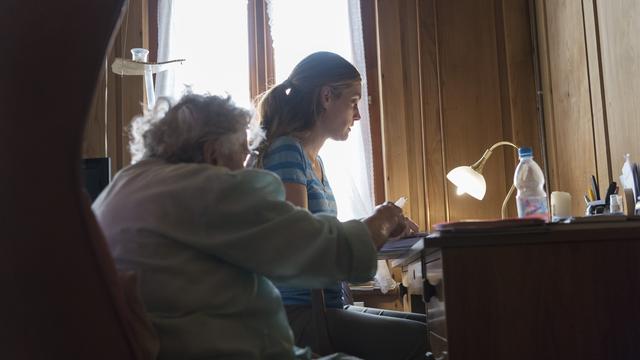 Le travail des proches aidants est "un engagement absolument inestimable pour la société", selon Alain Berset.