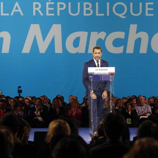 Christophe Castaner devant les partisans En marche (ici en 2017). [AP Photo/Keystone - Laurent Cipriani]