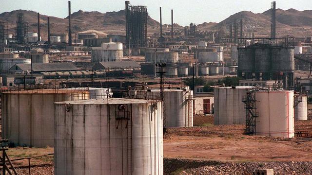 Raffinerie de pétrole de Turkmenbashy (Turkmenistan), au bord de la mer Caspienne, le 20 juillet 1997. [Keystone - MISHA JAPARIDZE]