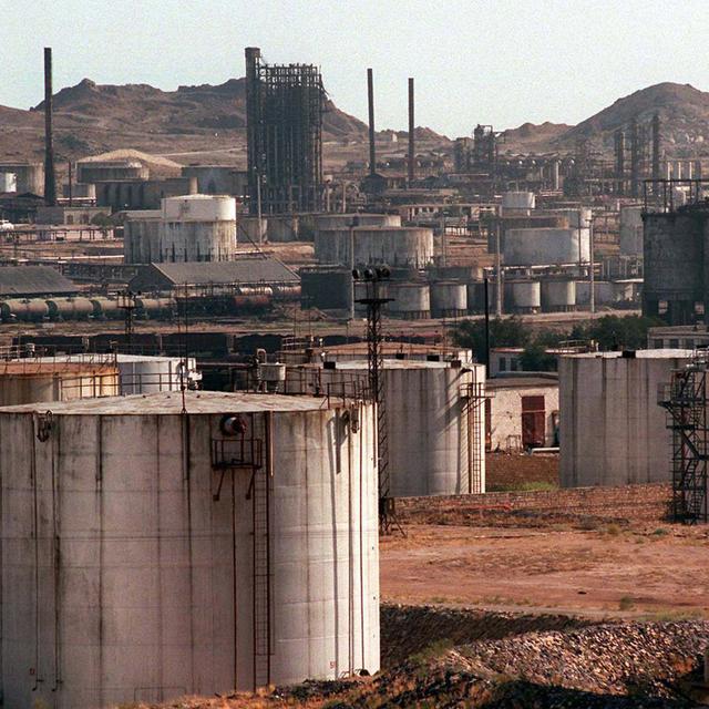Raffinerie de pétrole de Turkmenbashy (Turkmenistan), au bord de la mer Caspienne, le 20 juillet 1997. [Keystone - MISHA JAPARIDZE]