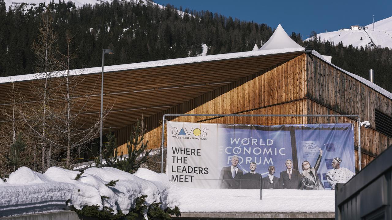 Le centre de congrès de Davos à quelques jours de l'ouverture du 48e World Economic Forum. [Keystone - Christian Beutler]