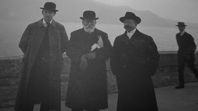 Camille Saint-Saëns (au centre) à Vevey en 1913. [Château Musée de Dieppe - Stéphane Leteuré]