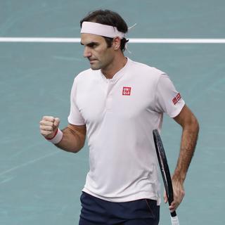 Roger Federer a battu le Japonais Kei Nishikori 6-4, 6-4 vendredi au tournoi de Paris-Bercy. [Keystone - Ian Langsdon - EPA]