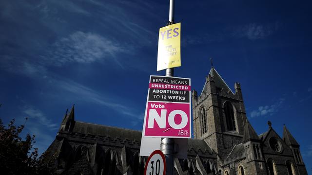 L'Eglise catholique n'a pas pris position dans la campagne sur le droit à l'avortement en Irlande. [Reuters - Clodagh Kilcoyne]