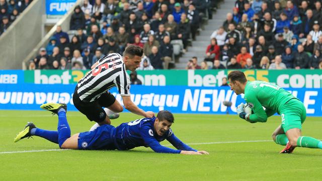 Dimanche difficile pour Fabian Schär et Newcastle. [Lindsey Parnaby]