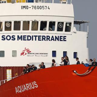 Le navire "Aquarius" de l'ONG SOS Méditerranée, photographié à son arrivée au port de Marseille le 29 juin 2018. [Keystone - Guillaume Horcajuelo]