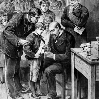 Séance de vaccination contre la rage par le docteur Grancher et Louis Pasteur (gravure).
Roger-Viollet
AFP [Roger-Viollet]