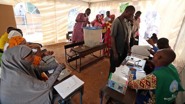 Un bureau de vote au Mali le 29 juillet dernier. [Keystone - Mohamed Messara - EPA]