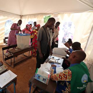Un bureau de vote au Mali le 29 juillet dernier. [Keystone - Mohamed Messara - EPA]