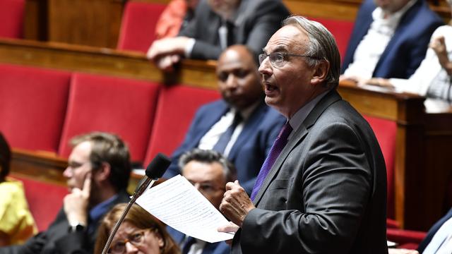 Jean-Louis Bourlanges, député Modem, lors des questions au gouvernement devant l'Assemblée nationale française le 27 juin 2018. [AFP - Gérard Julien]