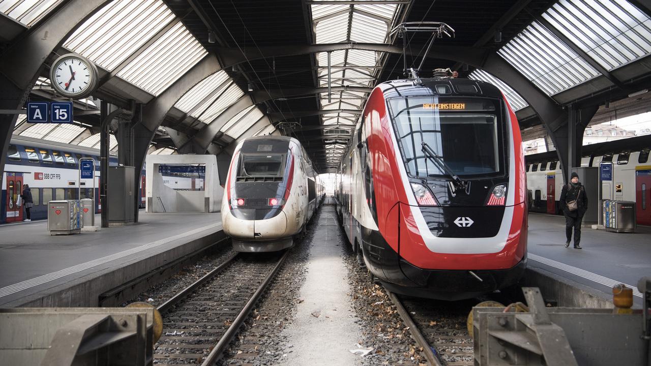 Le nouveau train des CFF lundi en gare de Zurich. [Keystone - Ennio Leanza]