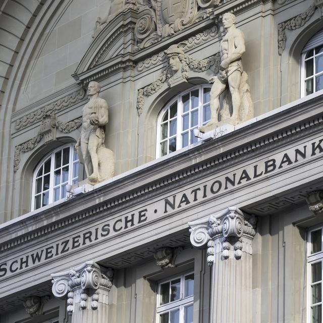 La façade du siège de la Banque nationale suisse (BNS) à Berne. [Keystone - Peter Klaunzer]