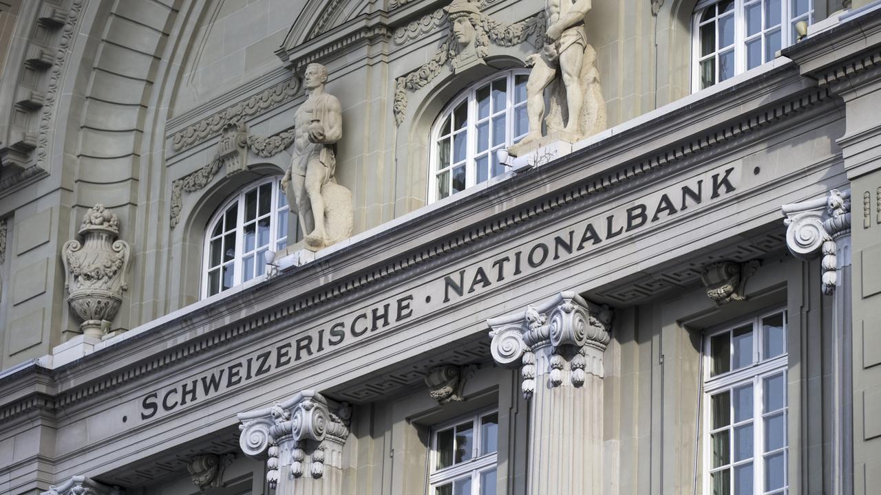 La façade du siège de la Banque nationale suisse (BNS) à Berne. [Keystone - Peter Klaunzer]