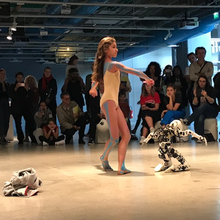 Performance au Centre Pompidou à Paris de la compagnie Shonen. [RTS - Manuela Salvi]
