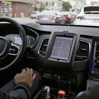 Voiture autonome d'Uber dans une rue de San Fransisco. [AP/Keystone - Eric Risberg]