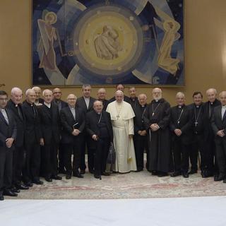 Des évêques chiliens en visite au Vatican pour rencontrer le pape François. [CTV / AP / Keystone]