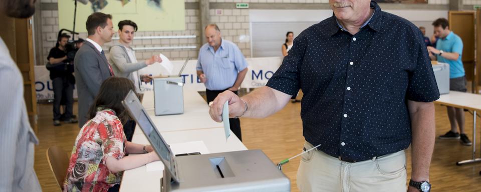 Patrick Roethlisberger du comité Moutier-Prévôté le 18 juin 2017. [Keystone - Jean-Christophe Bott]