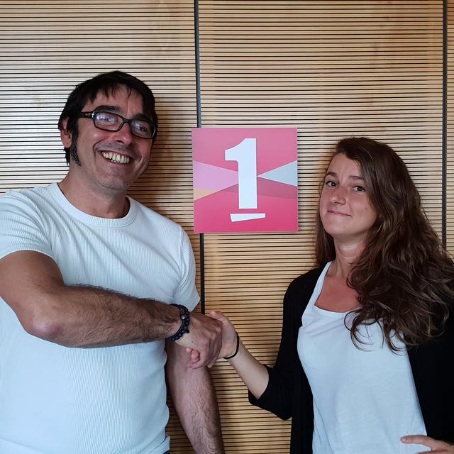 Pour la première fois, Claire May, étudiante en médecine, écrivaine, rencontre Jean-François Ballester, entraîneur de patinage artistique [RTS]