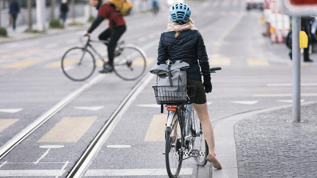 En ville de Zurich, la part du trafic cycliste est passée de 6% en 2010 à 12% en 2015. [Keystone - Christian Beutler]
