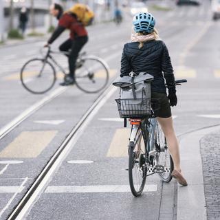 En ville de Zurich, la part du trafic cycliste est passée de 6% en 2010 à 12% en 2015. [Keystone - Christian Beutler]