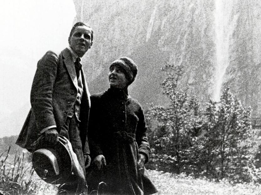 Le succès au cinéma: Leny Bider en tant qu'actrice dans "Le guide de montagne" (Réalisateur: Eduard Bienz). [Collection privée Johannes Dettwiler-Riesen]