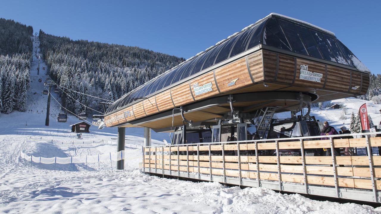 La nouvelle télécabine du "Diablerets Express" accueille ses premiers skieurs le 15 décembre 2018. [Keystone - Adrien Perritaz]