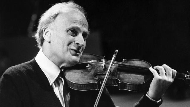 Portrait du violoniste Yehudi Menuhin (1916-1999). [Keystone]