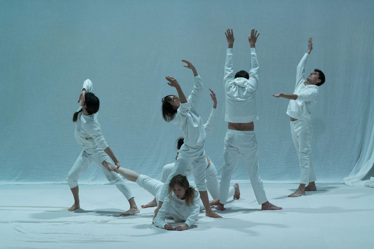 Les six danseurs du spectacle "Speechless Voices". [Théâtre de Vidy - Mathilda Olmi]