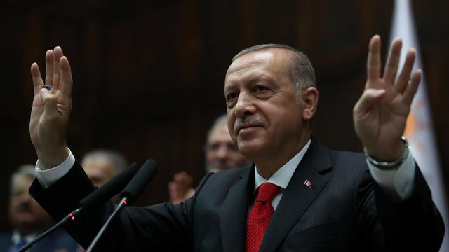 Le président turc Recep Tayyip Erdogan entame lundi un nouveau mandat, avec des pouvoirs largement renforcés, avec le contrôle sur les branches exécutive, judiciaire et législative du pays.