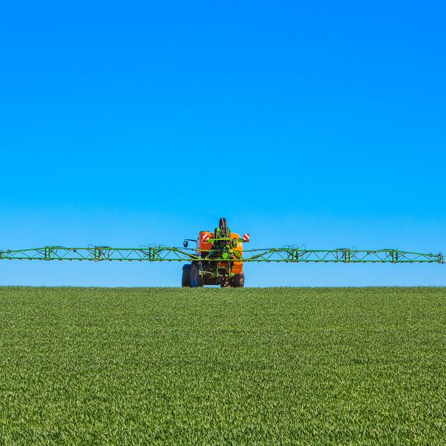 Les pesticides et les fongicides sont régulièrement au coeur de polémiques sur la santé.
Martin Schlecht
Fotolia [Martin Schlecht]