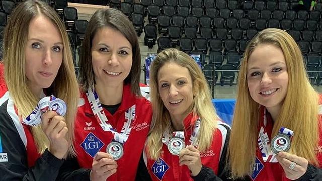 Les Suissesses repartent de Tallinn avec une belle médaille d'argent. [Instagram - Silvana Tirinzoni]