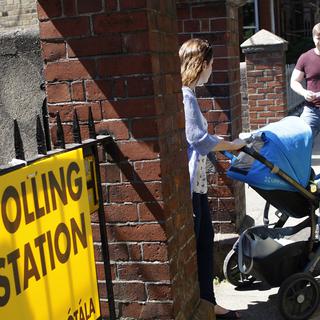Près de 3,5 millions d'électeurs irlandais étaient appelés à se prononcer vendredi 25.05.2018 sur l'avortement. [AP/Keystone - Peter Morrison]