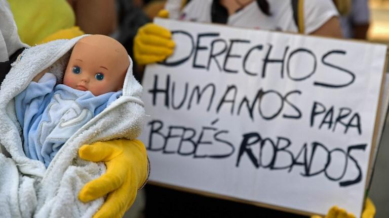 Jugement du scandale des bébés volés s'ouvre en Espagne. [AFP - Oscar Del Pozo]