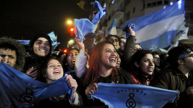 Le vote su Sénat argentin a été accueilli par des cris de joie parmi les militants anti-IVG. [AP/Keystone - Luisa Balaguer]