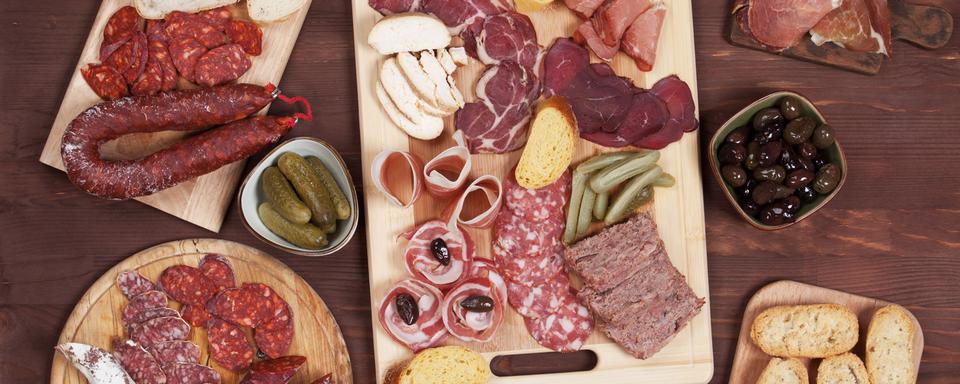 Planchettes de charcuterie. [Fotolia - Igor Dutina]