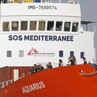 Le navire "Aquarius" de l'ONG SOS Méditerranée, photographié ici dans le port de Marseille le 29 juin 2018. [EPA/Keystone - Guillaume Horcajuelo]