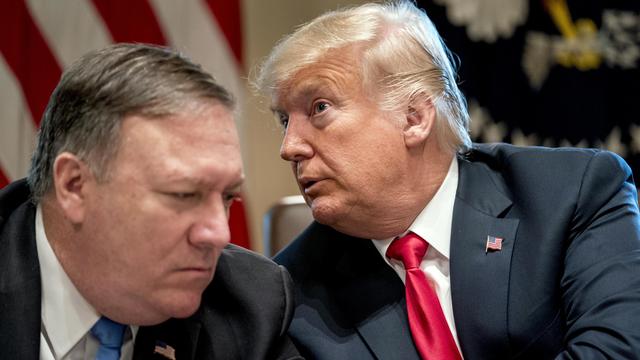 Le secrétaire d'Etat américain Mike Pompeo et le président des Etats-Unis Donald Trump. [AP/Keystone - Andrew Harnik]