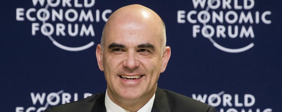 Alain Berset lors de sa conférence de presse à Davos. [Keystone - Peter Klaunzer]