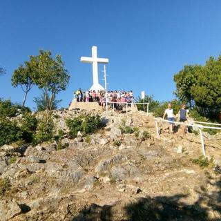 Chemin de croix qui domine le village de Medjugorje [RTS - Clémentine Méténier]