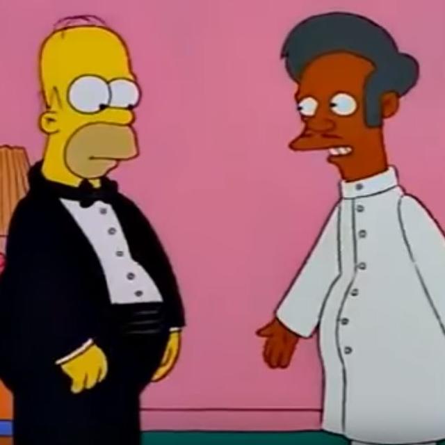 Homer Simpson et Apu Nahasapeemapetilon. [Capture d'écran Youtube]