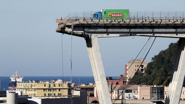 Le pont Morandi de Gênes photographié mercredi matin 15.08.2018. [Reuters - Stefano Rellandini]