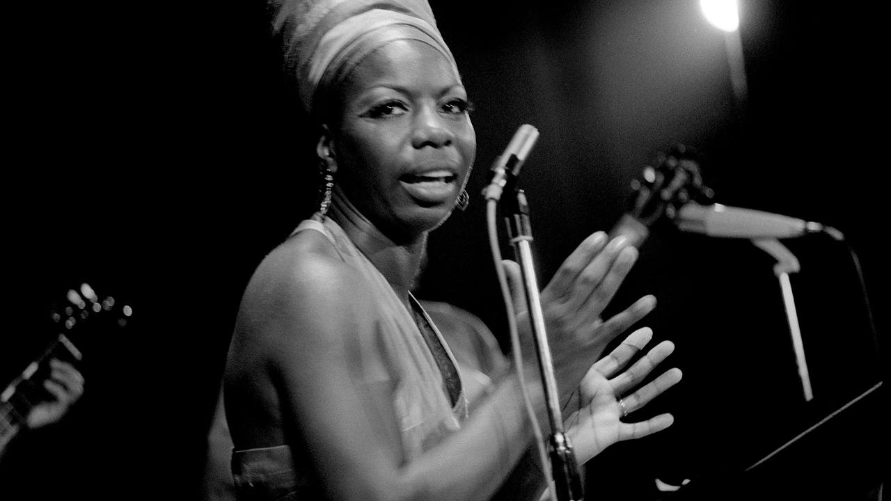 La chanteuse de jazz américaine Nina Simone en juillet 1969 lors d'un concert au festival panafricain d'Alger. [AFP - Eleonore Bakhtadze]