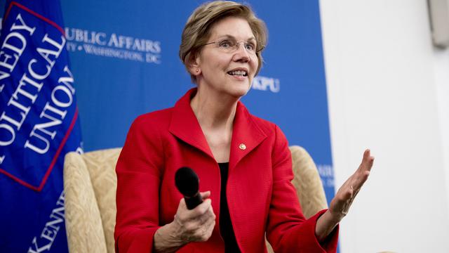 Elizabeth Warren lors d'un discours à l'Université de Washington en novembre dernier. [Keystone - AP Photo/Andrew Harnik]