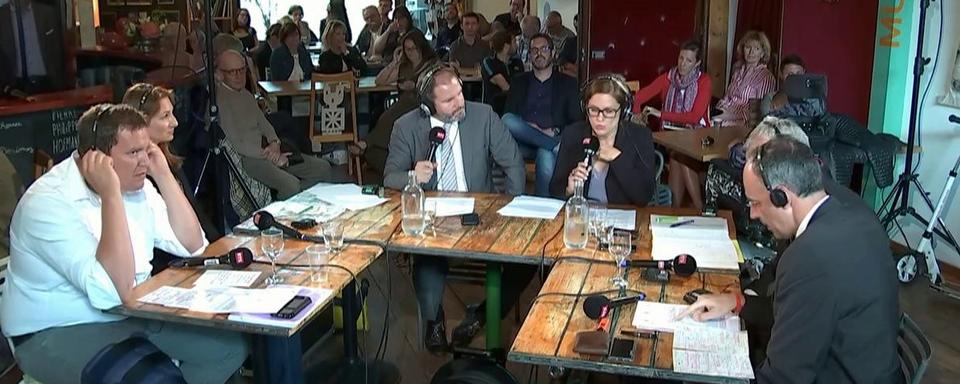 De gauche à droite: Cyrille Fauchère, Adèle Thorens, Christian Favre, Marie Giovanola, Nicolas Bideau et Christophe Darbellay. [RTS]