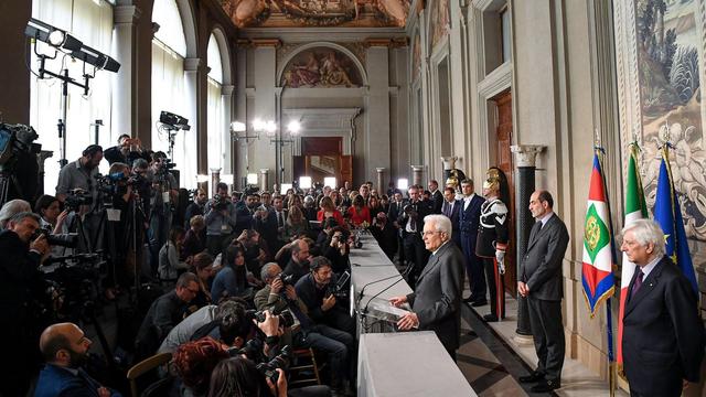 Le président italien Sergio Matarella en conférence de presse à Rome le 13 avril 2018. [EPA/Keystone - Alessandro di Meo]