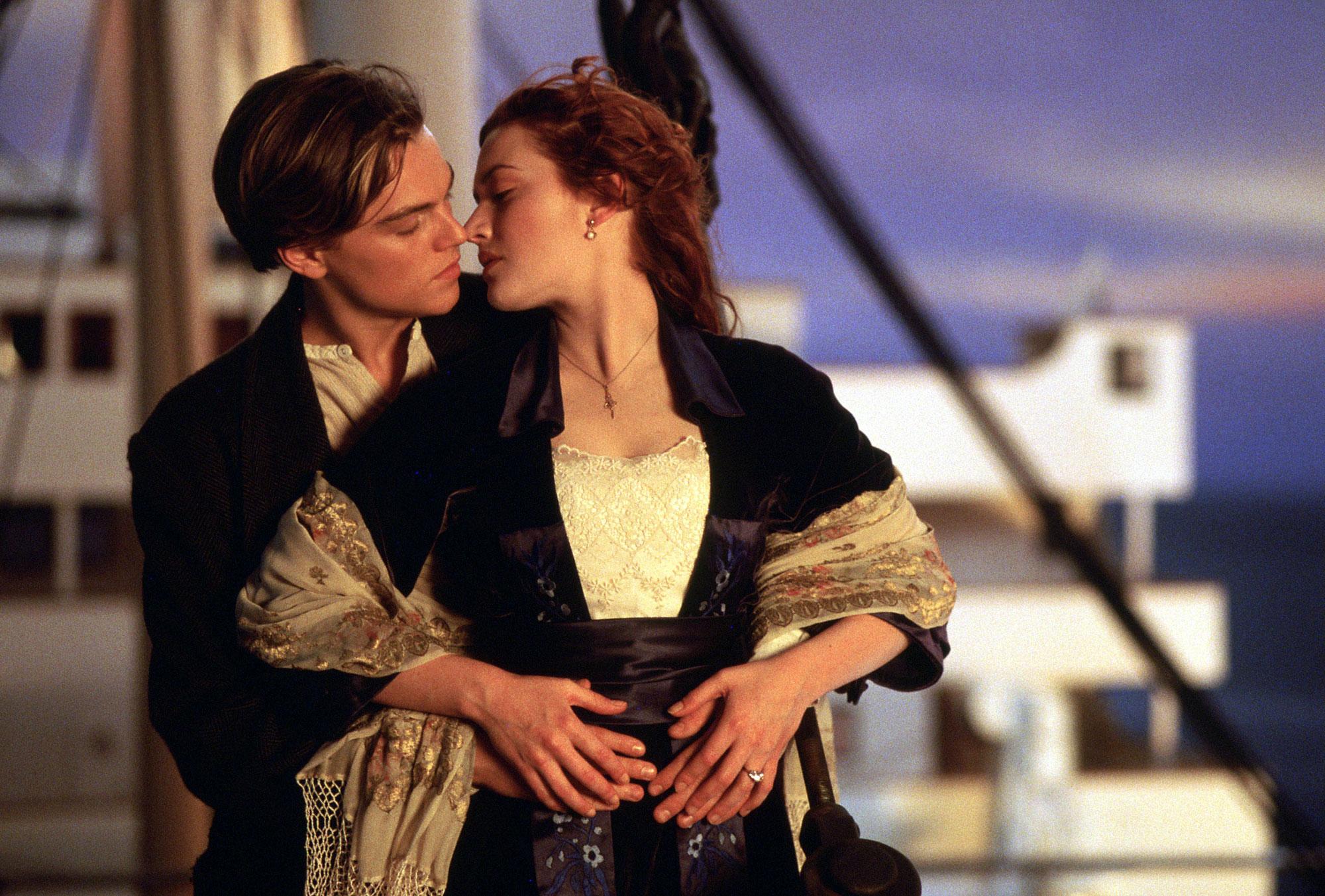 Leonardo Di Caprio et Kate Winslet dans "Titanic". [AFP - Archives du 7eme Art]