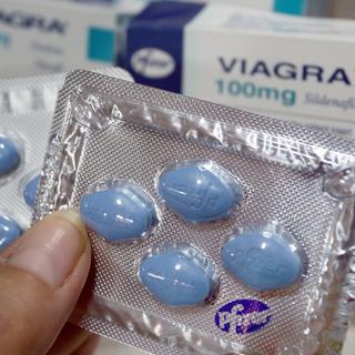 Des comprimés de Viagra, médicament de la firme Pfizer contre les troubles érectiles entré sur le marché en 1998. [Keystone - Stephanie Pilick]